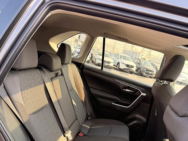 2024 TOYOTA RAV 4 XLE 2.5 liters V4 Cylinder Engine Petrol Grey Black SUV