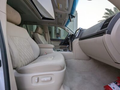 2019 TOYOTA LAND CRUISER GXR GRAND TOURING 4.6L V8 White Beige SUV Full Option