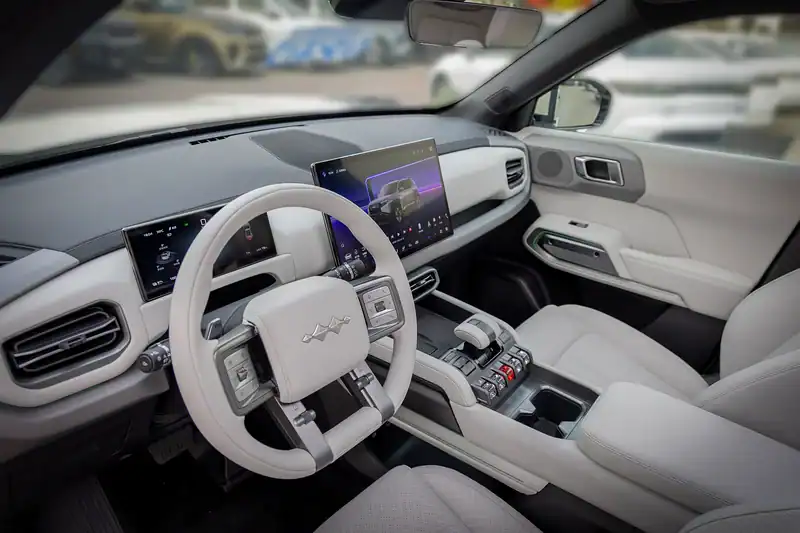 2025 BYD Leopard Titanium 3 4WD Max Electric 450 - 550 KM Beige White SUV