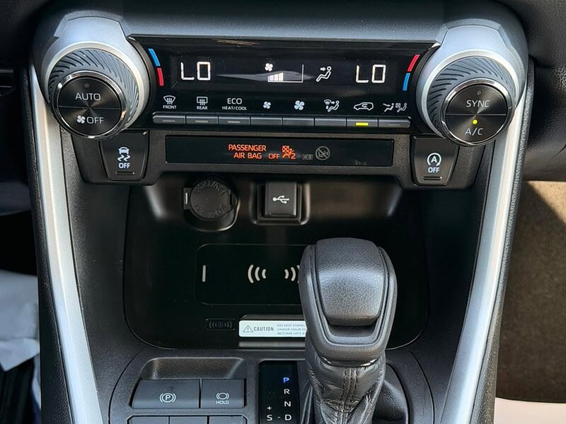 2021 TOYOTA RAV 4 XLE 2.5 L V4 Engine Green Black SUV Full Option