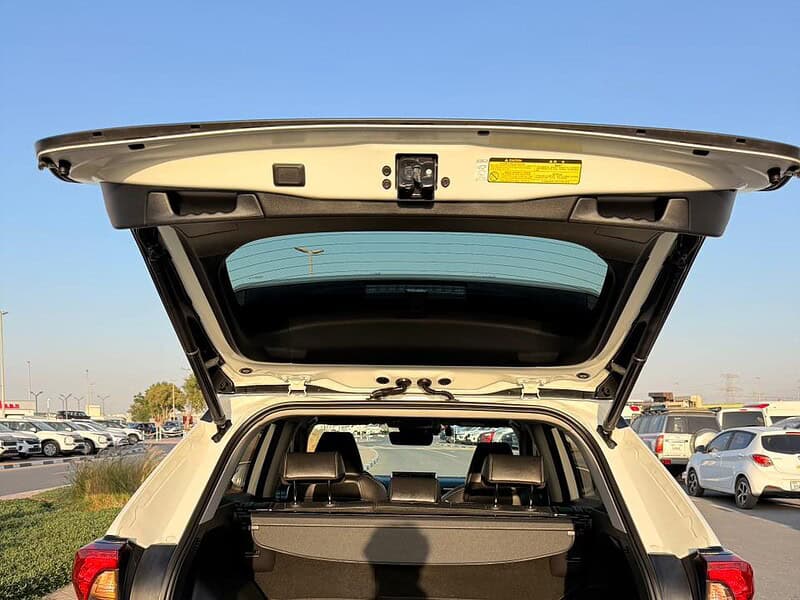 2021 TOYOTA RAV 4 2.0 L V4 Engine White Black SUV Full Option