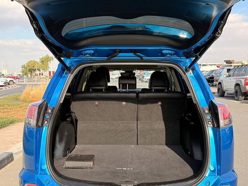 2018 TOYOTA RAV 4 LIMITED 2.5 litres V4 Cylinder Engine Blue Black SUV