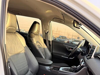 2021 TOYOTA RAV 4 2.0 L V4 Engine White Black SUV Full Option