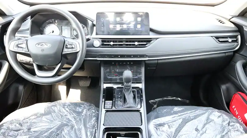 2025 Chery Tiggo 4 Other 3 Cylinders Engine Petrol Silver Black SUV GCC Specs