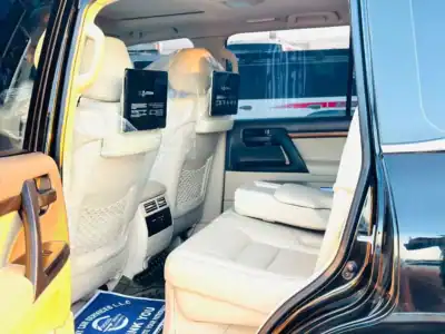 2019 Toyota Land Cruiser GXR 4.0L 6 Cylinders Engine Black Beige SUV GCC