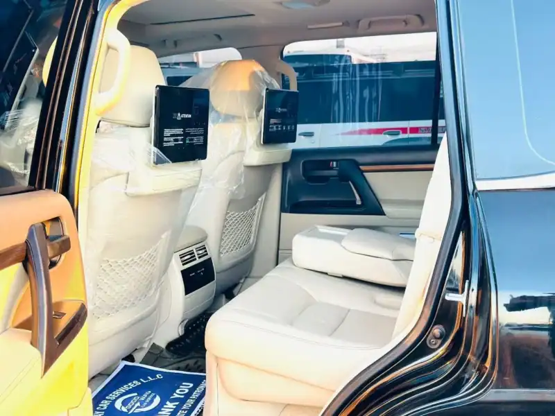 2019 Toyota Land Cruiser GXR 4.0L 6 Cylinders Engine Black Beige SUV GCC