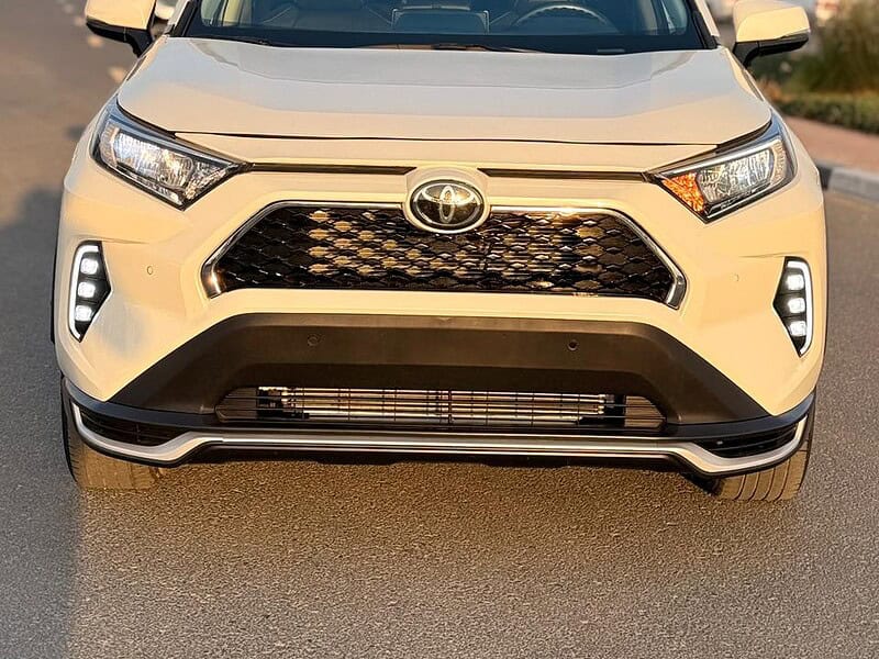 2021 TOYOTA RAV 4 2.0 L V4 Engine White Black SUV Full Option