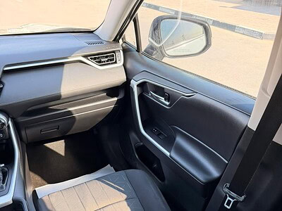 2021 TOYOTA RAV 4 XLE 2.5 L V4 Engine Green Black SUV Full Option