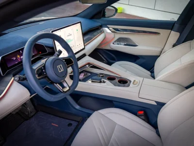 2024 Zeekr 001 Premium Grey White Sedan AWD Electric Car 550 - 650 KM GCC