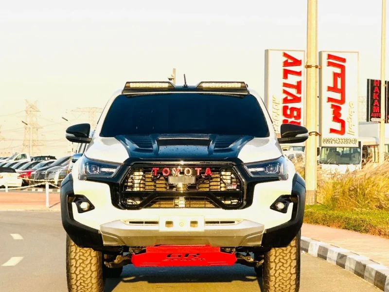 2016 Toyota Hilux GLX 2.7L Double Cab Utility M/T Red White GCC Specs