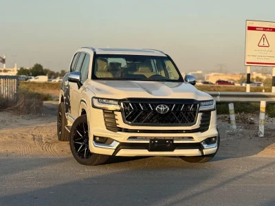 Toyota Land Cruiser GXR 4.0L 6 Cylinders Engine White Beige SUV GCC Specs