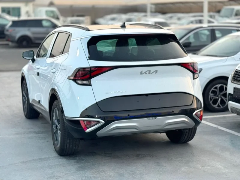 2025 Kia Sportage 2.0L 4 Cylinders Engine Petrol FWD White Black SUV