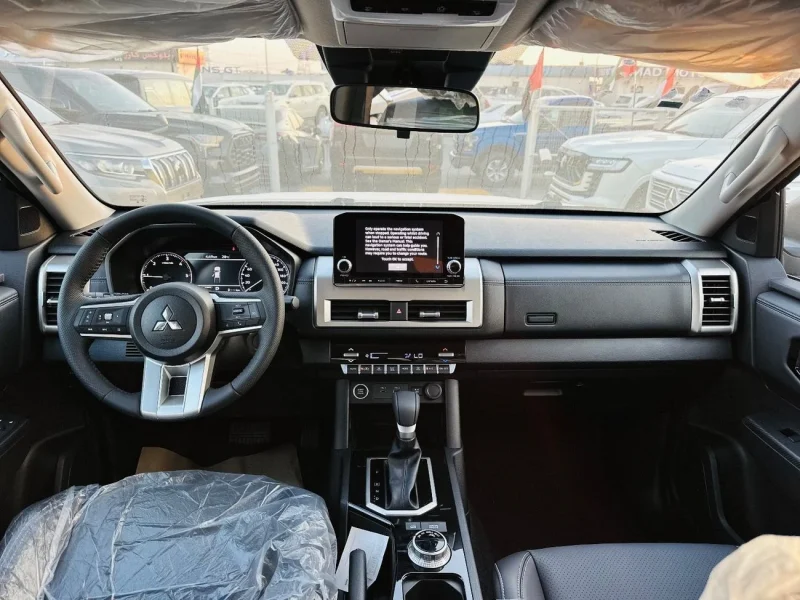 2026 Mitsubishi L200 SPORTERO 2.4L Diesel 4 Cylinders Engine Grey Black GCC Specs