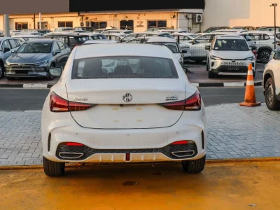 2025 MG 5 MG 5 1.5L 4 Cylinders 180 DVVT Full Option White Black Sedan