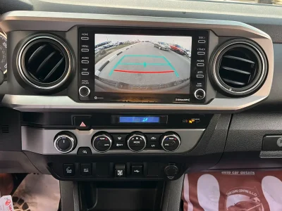 2022 Toyota Tacoma SR5 double ca 6 Cylinders Engine Black Pick Up Truck