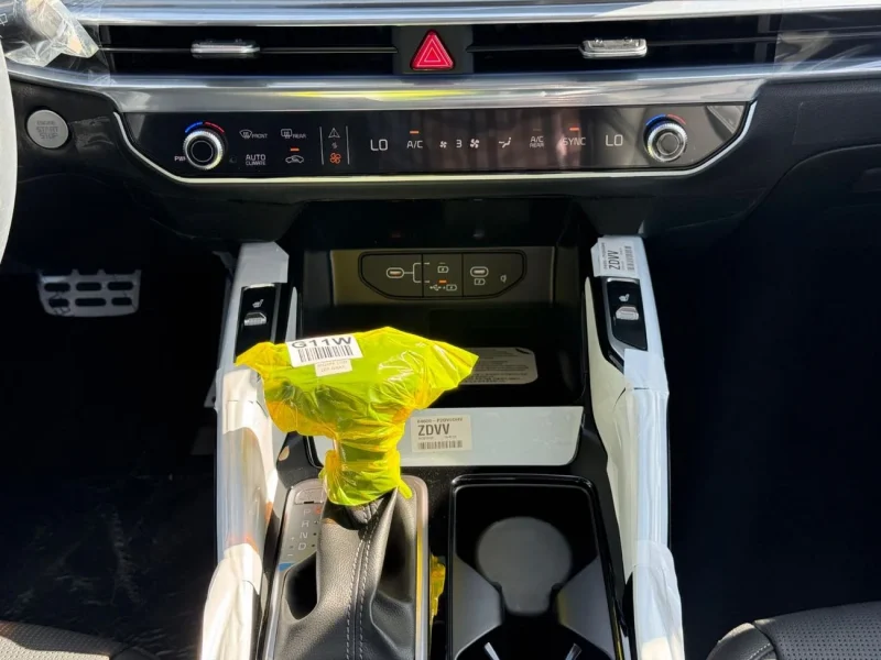 2026 Kia Sorento EX Prestige 2.5L 4 Cylinders Engine Petrol 4WD White Black SUV