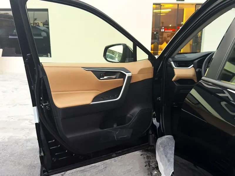 2025 Toyota Rav 4 XLE Hybrid 4 Cylinders Engine Black Beige SUV GCC Specs