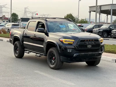 2022 Toyota Tacoma SR5 double ca 6 Cylinders Engine Black Pick Up Truck