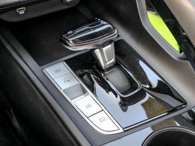 2025 Hyundai Elantra Elite 1.5L4 Cylinders Engine Petrol White Black Sedan