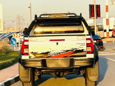 2016 Toyota Hilux GLX 2.7L Double Cab Utility M/T Red White GCC Specs