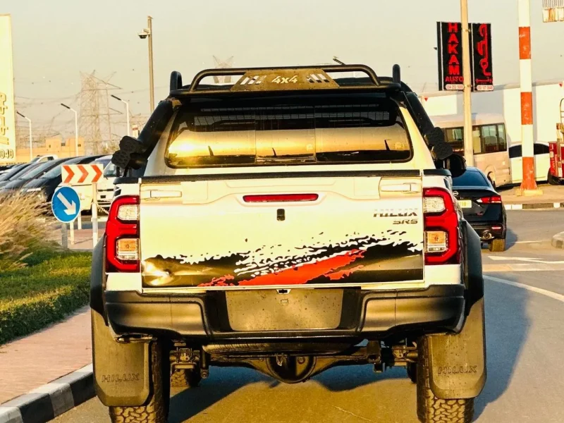 2016 Toyota Hilux GLX 2.7L Double Cab Utility M/T Red White GCC Specs