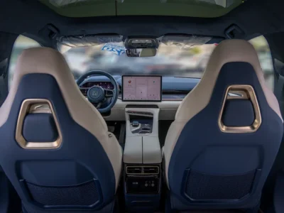 2024 Zeekr 001 Flagship AWD Black White SUV Electric Car 550 - 650 KM GCC Specs