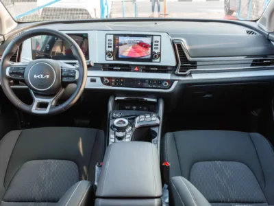 2025 Kia Sportage EX 4 Cylinders Engine White Black SUV GCC Specs