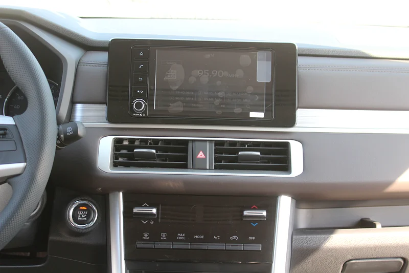 2024 Mitsubishi Xpander Other 4 Cylinder Engine White Black Crossover