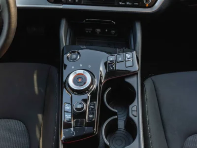 2025 Kia Sportage EX 4 Cylinders Engine White Black SUV GCC Specs