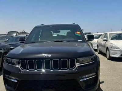 2024 Jeep Grand Cherokee 3.6 litre V6 Engine Petrol Black Beige SUV