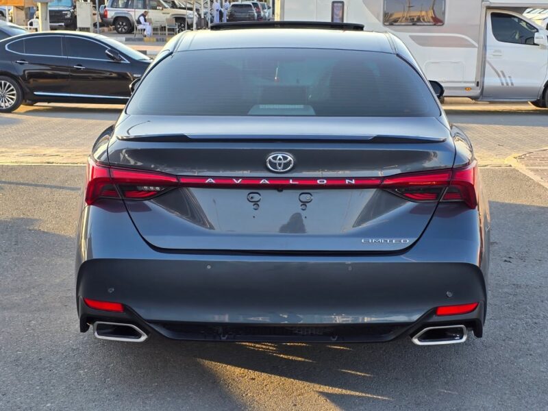2019 Toyota Avalon Limited 3.5-liter V6 Engine Grey Tan Sedan FWD