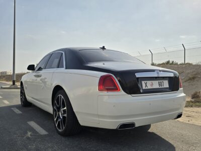 2015 Rolls-Royce Ghost 6.6L Twin-Turbocharged V12 White Tan Luxury Sedan