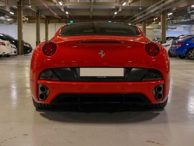 2009 Ferrari California 4.3-liter V8 Engine Red Beige Hardtop Convertible