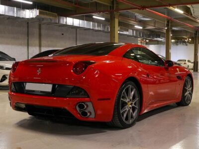 2009 Ferrari California 4.3-liter V8 Engine Red Beige Hardtop Convertible