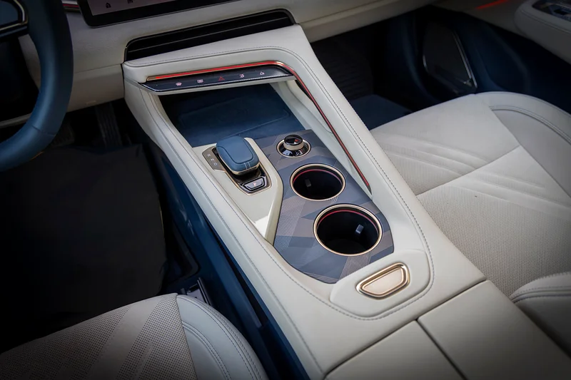 2024 Zeekr 001 Other White Black Sedan Electric Car 550 - 650 KM GCC Specs