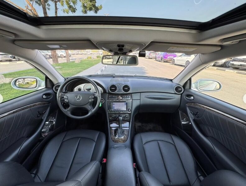 2006 Mercedes-Benz CLK350 3.5 Litres V6 Engine Silver Black Coupe RWD