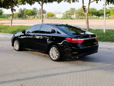 2013 Lexus ES-Series Exclusive 6 Cylinders Engine Black beige Sedan