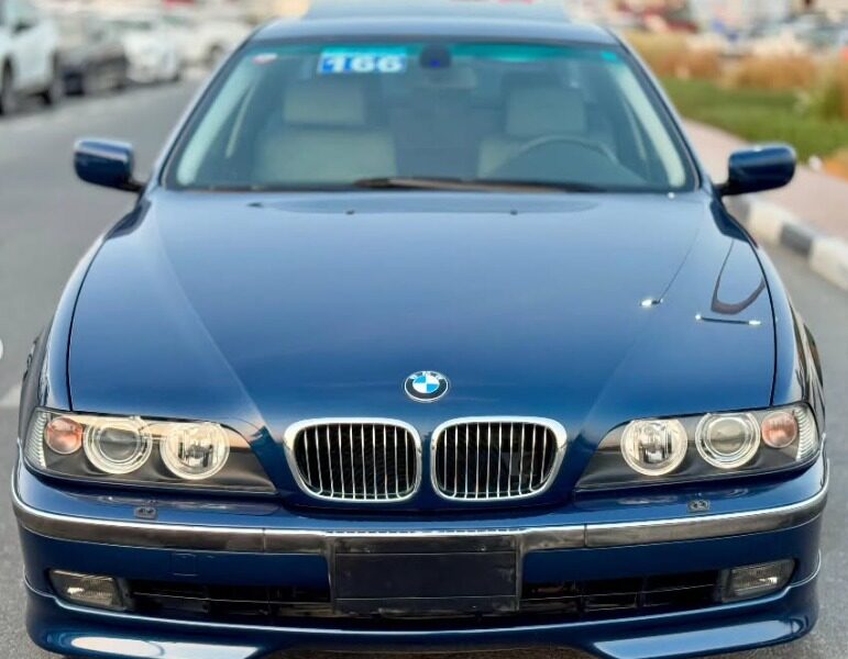 2000 BMW 528i 2.8 litres Inline 6 Cylinder Engine Blue Silver Sedan RWD