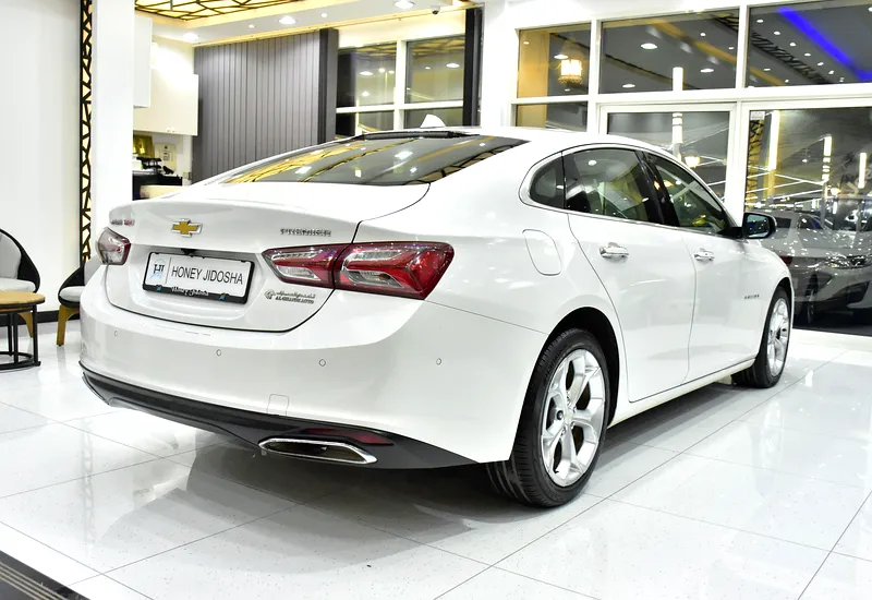2019 Chevrolet Malibu Premier 4 Cylinders Engine White Beige Sedan GCC Spec
