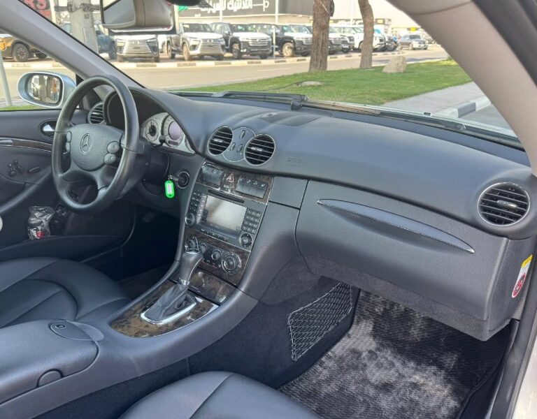 2006 Mercedes-Benz CLK350 3.5 Litres V6 Engine Silver Black Coupe RWD