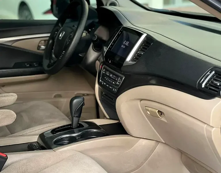 2018 Honda Pilot EX 6 Cylinders Engine Black Beige SUV GCC Specs