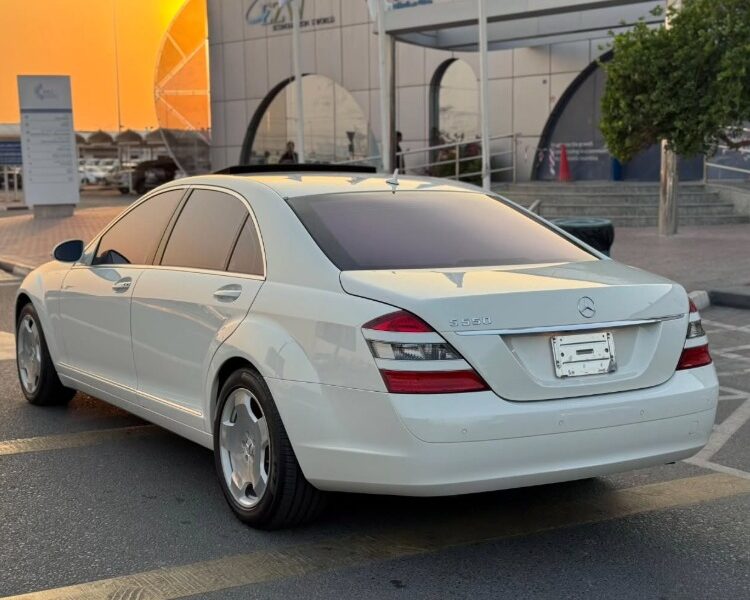 2007 Mercedes-Benz S550 5.5 Liters 8 Cylinders Engine White Beige Sedan RWD