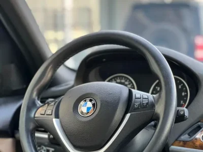 2012 BMW X5 xDrive50i Luxury-Line 8 Cylinder Engine White Beige SUV