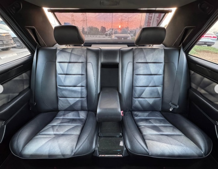 1995 Mercedes-Benz E500 5.0 liters V8 Cylinder Engine Black Sedan RWD