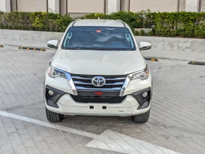 2018 TOYOTA FORTUNER TRD SPORTIVO GCC V4 2.7L White Red SUV