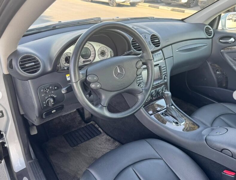 2006 Mercedes-Benz CLK350 3.5 Litres V6 Engine Silver Black Coupe RWD