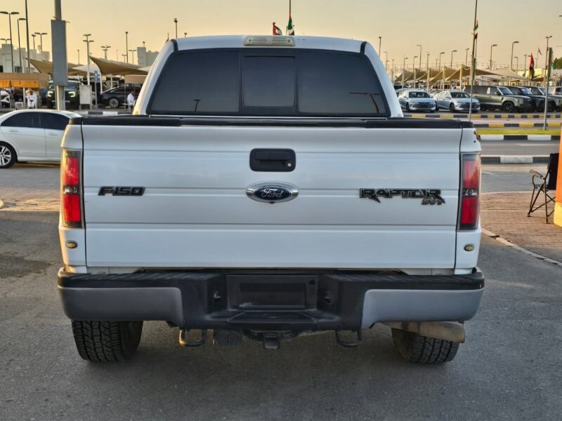 2011 Ford Raptor 6.2 Liters V8 Cylinder Petrol Engine White Black Pick Up Truck