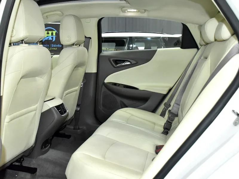 2019 Chevrolet Malibu Premier 4 Cylinders Engine White Beige Sedan GCC Spec