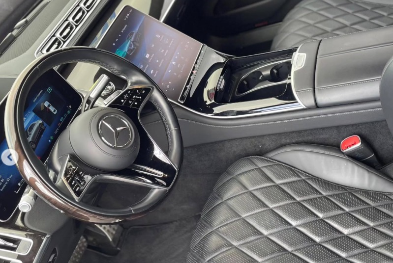 2022 Mercedes-Benz S580L 4.0 Liters V8 Petrol Engine White Black Sedan AWD