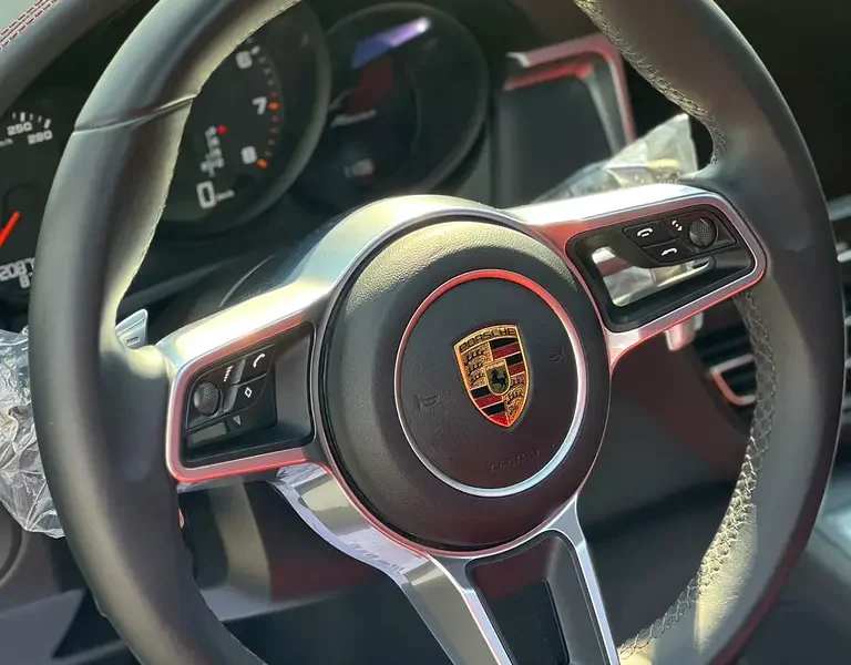 2020 Porsche Macan Standard 4 Cylinders Engine Black Red SUV GCC Specs